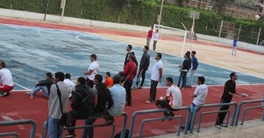 بالصور.. "المنتخب برة التصفيات" وشباب الجامعة يحصدون الكأس