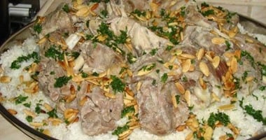 الشيف شلبى يقدم طريقة "المنسف" الأكلة الأكثر شعبية فى الأردن