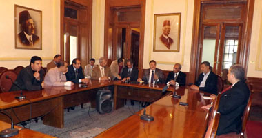 بالصور.. السيد البدوى يلتقى قيادات الوفد ويرأس المكتب التنفيذى للحزب