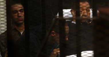 "التيار الديمقراطى" يبدأ حملة توقيعات "حاكموهم" لإعادة محاكمة مبارك