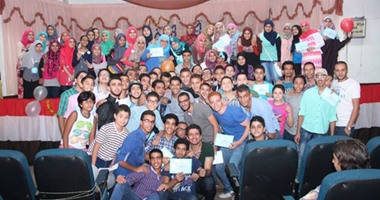 بالصور.. إنجازات مشروع "قدوة" مع طلاب المدارس لنشر فكرة التطوع