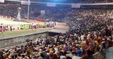 تداول صورة لتكريم آلاف من حفظة القرآن بمدرج كرة قدم بإندونيسيا