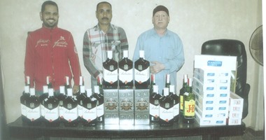 سقوط 3 أشخاص لتجميعهم الخمور والسجائر المهربة جمركياً بمدينة نصر