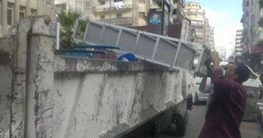 محافظة الإسكندرية تشن حملات بحى وسط لإزالة إشغالات الطرق