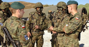 وزير الدفاع البولندى: قواعد أمريكية عسكرية ثابتة قد تظهر فى البلاد