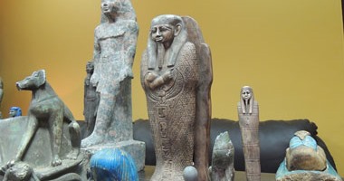 مباحث الآثار تضبط 359 تمثالا فرعونيا بمنزل موظف فى الفيوم