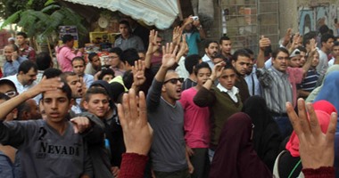 الأمن يطلق الغاز لصد خرطوش الإخوان المتظاهرين بمنطقة المسلة بالمطرية