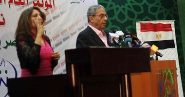 "المؤتمر" يكرم عمرو موسى لجهوده فى إنشاء الحزب