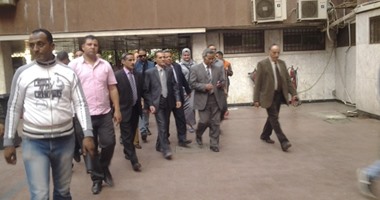 بالصور.. رئيس جامعة الأزهر يجرى جولة بمستشفى الزهراء الجامعى
