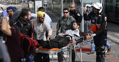 بالصور.. طعن عنصر أمن إسرائيلى فى القدس وإطلاق النار على أحد منفذى العملية