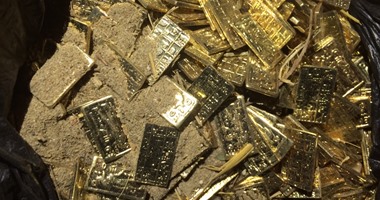 ضبط 999 قطعة ذهبية وسبيكة معدنية عليها نقوش فرعونية بمحطة قطار بنى سويف