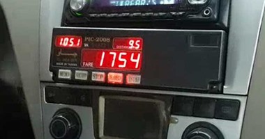 محافظ أسوان: تشديد الرقابة المرورية على 428 تاكسى للتأكد من تركيب العداد