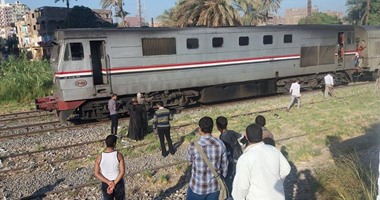 صحافة المواطن.. توقف قطار الجيزة الفيوم بسبب تعطل الجرار والركاب يستغيثون