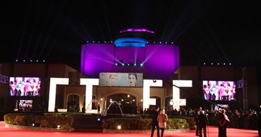 خروج جمهور مهرجان القاهرة بعد مشاهدة نصف ساعة من فيلم "حكاية أمريكية"