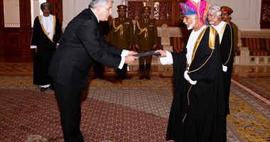 السلطان قابوس يعتمد أوراق السفير المصرى لدى سلطنة عمان