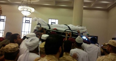 بالصور.."تميم" يتقدم مشيعى جنازة جندى قطرى استشهد باليمن