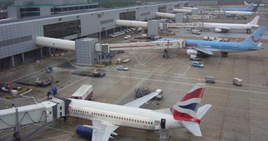 بريطانيا: لا مؤشرات على أن تحليق طائرتين قرب مطار جاتويك له صلة بالإرهاب
