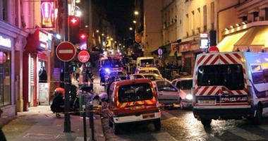  الشرطة الفرنسية تخرج الرهائن من داخل مسرح "باتاكلان" بباريس