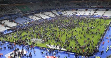 شاهد: شرطة فرنسا رفضت خروج الجماهير من الاستاد إلا بعد ساعة من الانفجار