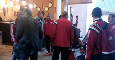 بالصور.. الإجهاد يسيطر على المنتخب بعد الوصول للإسكندرية