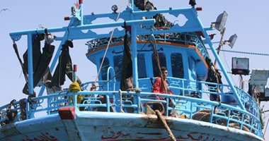 تونس تحتجز 16 بحارا مصريا دخلوا المياه الإقليمية للصيد غير المشروع