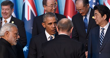 بالفيديو والصور.. الرئيس الروسى بوتين يتوقف لمصافحة أوباما بقمة العشرين