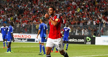 الطريق إلى الأولمبياد.. كوكا يدعم الفراعنة قبل مواجهة الجزائر