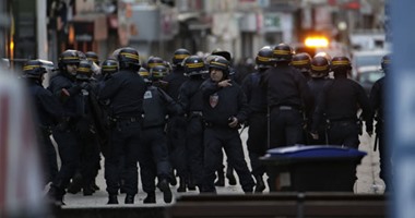 الشرطة الفرنسية تلقى القبض على 22 متظاهرا بعد أعمال عنف فى باريس