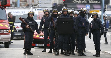 الشرطة الفرنسية تلاحق مسلحين يحتجزون رهائن فى بلدة روبى الحدودية مع بلجيكا