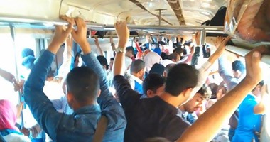 صحافة المواطن..قارئ يطالب بزيادة عربات قطار الفيوم لتفادى تكدس الركاب