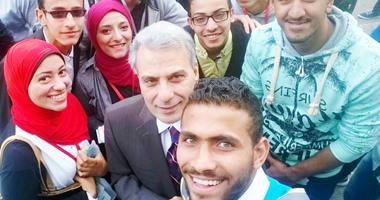 "صحافة المواطن".. "سلفى" لجابر نصار أثناء انتخابات اتحاد طلبة جامعة القاهرة