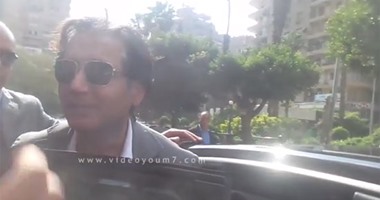 انفراد بالفيديو.. أحمد عز يهرب من السياسة والمحاكمات ويشترى لعب أطفال
