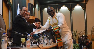 بالصور.. عصام الأمير يحتفل بتخريج دفعة جديدة من الإذاعيين الأفارقة