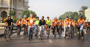 بالفيديو.. السفارة الهولندية فى القاهرة تنظم سباق دراجات بالزمالك بمشاركة السفير