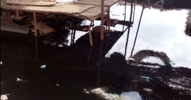 صحافة مواطن: بالصور.. غرق سوق "المندرة قبلى" بالإسكندرية فى مياه الصرف