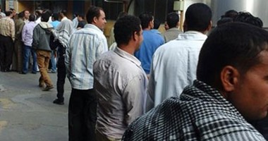 "صحافة المواطن".. عمال "العربية للألبان" يتظاهرون بسبب الفصل التعسفى