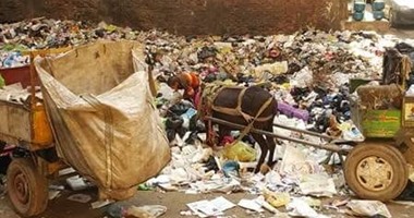 بالصور.. أكوام القمامة تملأ منطقة القومية بالزقازيق