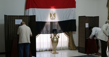 بالصور.. زيادة ملحوظة للمصريين بالبحرين للإدلاء بأصواتهم فى الانتخابات