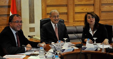 بالصور.. غادة والى تستعرض خطة "التضامن الاجتماعى" خلال زيارة رئيس الحكومة
