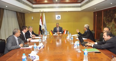 وزير النقل يلتقى سفراء بريطانيا وألمانيا وإسبانيا لنقل التجربة الأوروبية