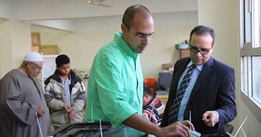 بالفيديو والصور.. وفد منظمة الكوميسا يتجول بمدارس القاهرة الجديدة لمتابعة انتخابات البرلمان