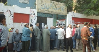مشادة بين أنصار مرشحين بلجنة فى شمال سيناء بسبب توجيه الناخبين