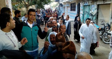 احتجاز شاب لمدة ساعة بقرية فى المنصورة لتوجيه الناخبين لأحد المرشحين