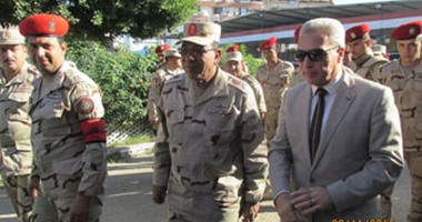 بالصور.. قائد الجيش الثانى يتفقد مركز قيادة تأمين الانتخابات ببورسعيد