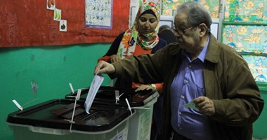 المرشحون يتجولون أمام المقرات بدار السلام.. وغياب تام لمرشح حزب النور‎