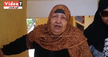 بالفيديو..مسنة تدلى بصوتها:"أنا جيت أنتخب السيسى ..واللى يعاديه يجيله شلل كلى يا رب"