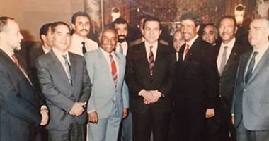 صورة نادرة للراحلين حسام الدين وعثمان مع الرئيس الأسبق مبارك