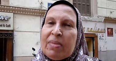 بالفيديو.. مواطنة لرؤساء الأحياء: "البلد غرقانة فى أكوام القمامة"