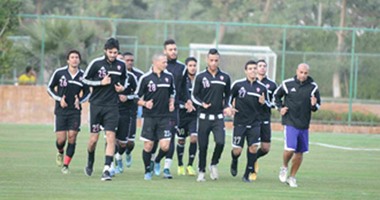 نادى الزمالك يخوض مرانه الأول فى حضور 11 لاعباً