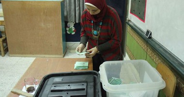 محكمة شمال القاهرة تستكمل تسليم القضاة أوراق اقتراع جولة الإعادة 